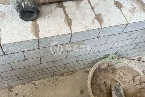 高溫耐火膠泥施工注意事項(xiàng)